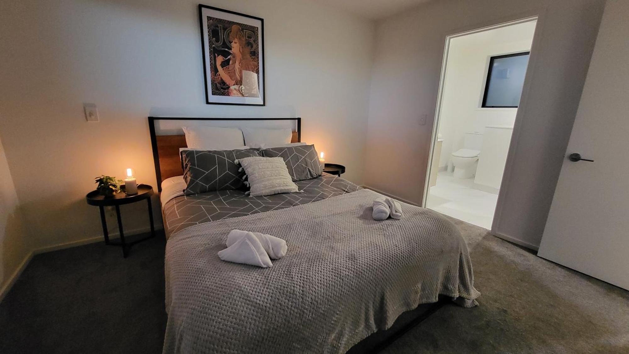 Townhouse In Cbd Apartment *