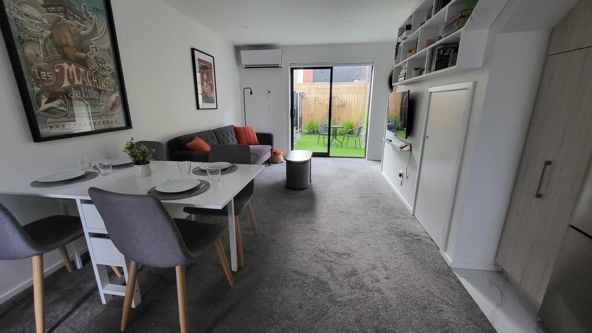 Townhouse In Cbd Apartment